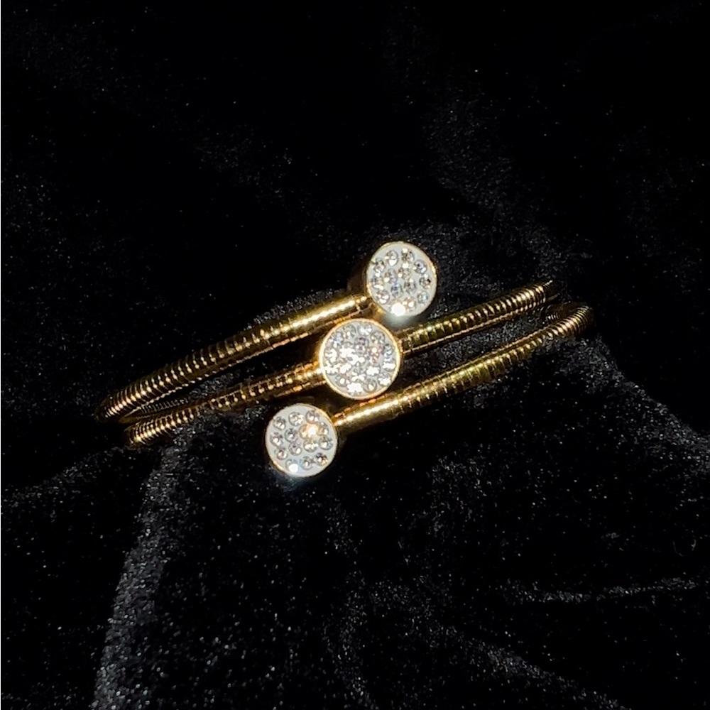 ✨ GOLD PLATED LAYERED BRACELET ✨ - Picture 2 of 3